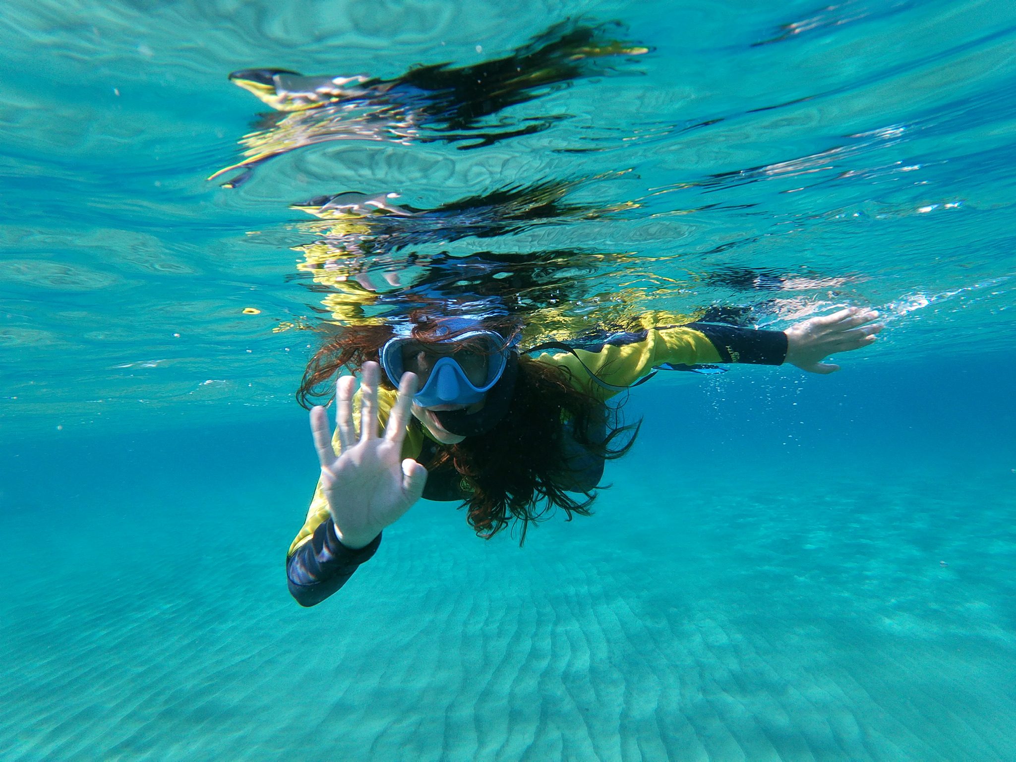 Mujer haciendo snorkel