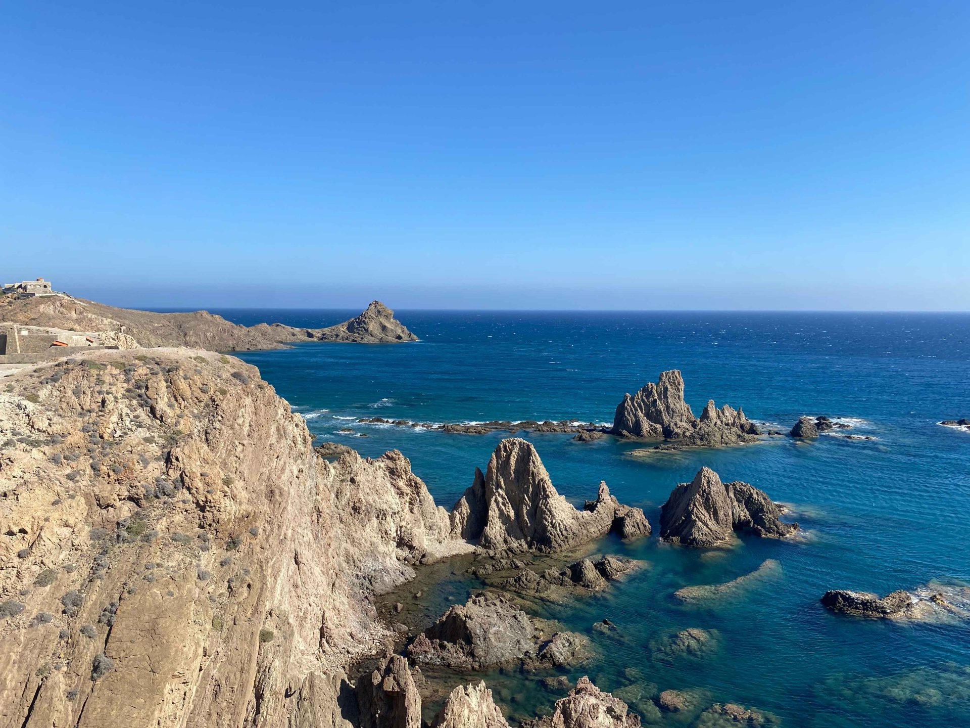 Mirador del arrecife de las sirenas y punta baja en cabo de gata